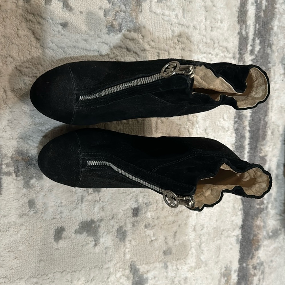 Michael
Michael Kors booties